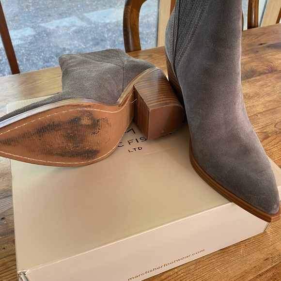 Marc Fisher gray Gadri suede booties size 7.5 - Picture 7 of 7